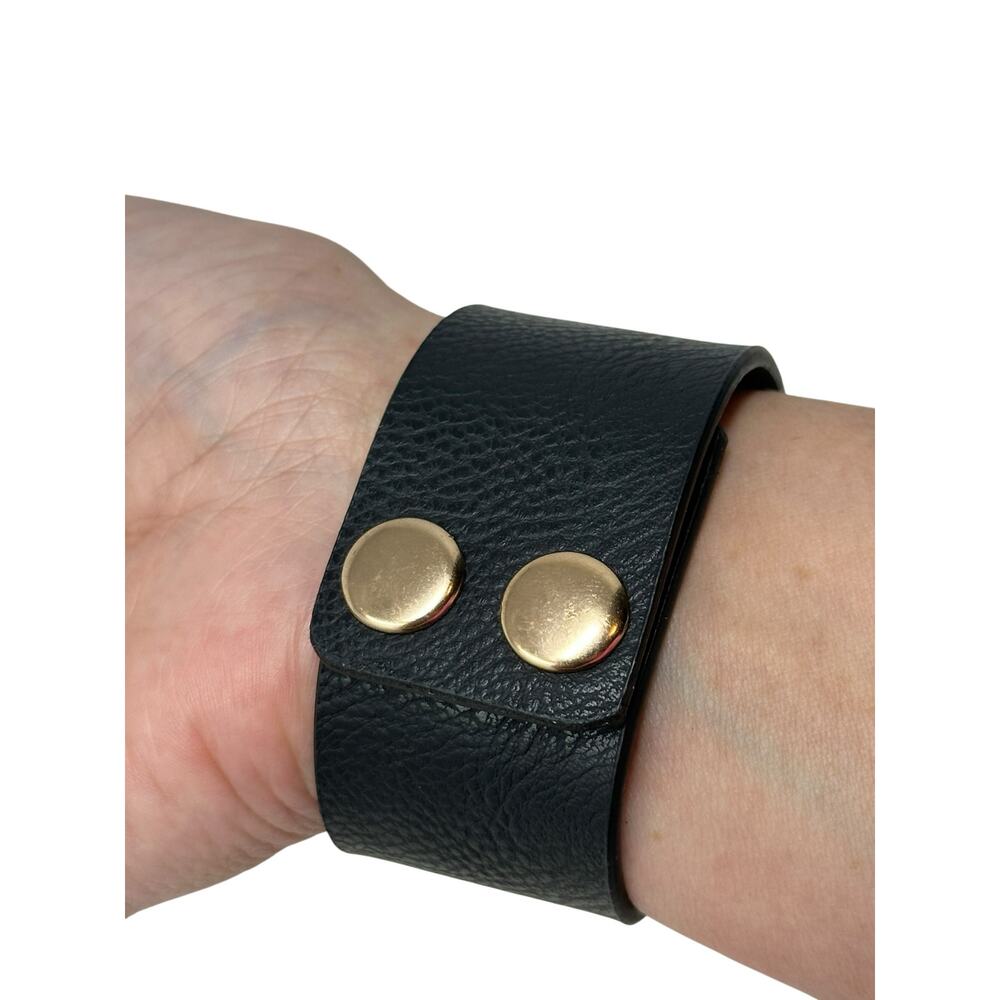 Fashion Jewelry black & Gold Ring Accent Bracelet - Picture 7 of 8